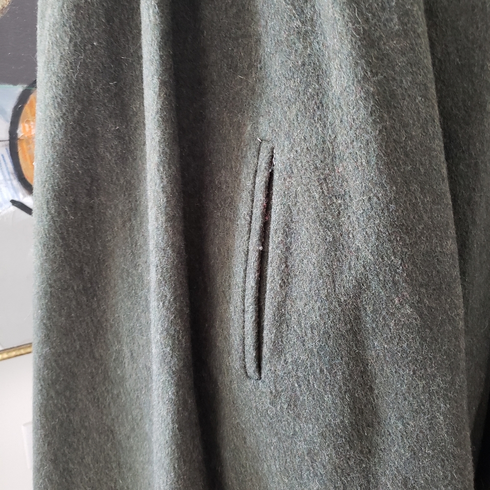 Vintage | Tailored Wool-blend Cape with High Collar - Picture 8 of 16